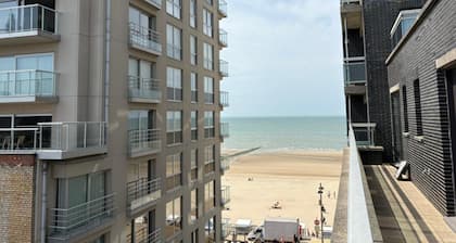 Stylish 3-bedroom Apartment With sea View