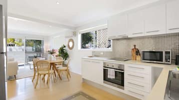 Apartment | Private kitchen | Cookware/dishes/utensils
