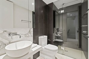 Apartment | Bathroom | Towels