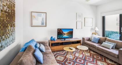 2-bed Apartment With Parking & Balcony Near Trains