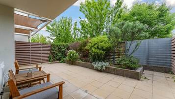 Apartment | Garden