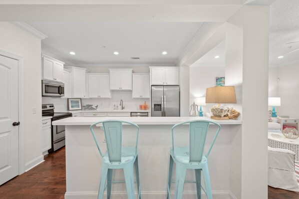 冷蔵庫、電子レンジ、オーブン、食器洗い機