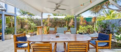 House | Outdoor dining