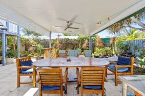 House | Outdoor dining