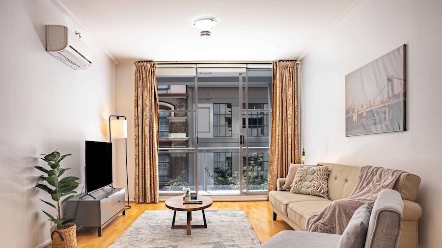 Stylish Studio With Pool & Gym in Heart of Sydney