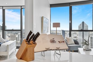 Apartment | 1 bedroom, iron/ironing board, bed sheets - Breathtaking City Views 1-bed With Pool, BBQ & Gym (Brisbane)