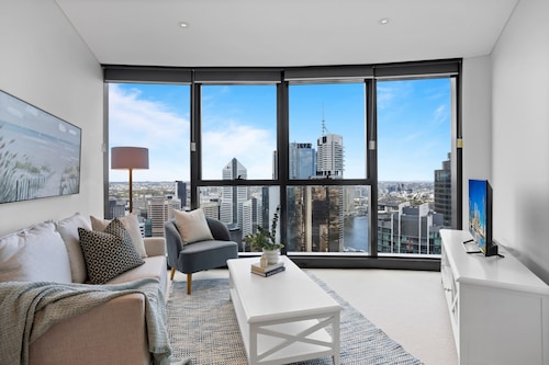 Breathtaking City Views 1-bed With Pool, BBQ & Gym