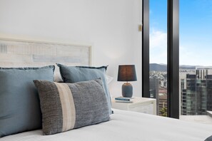Apartment | 1 bedroom, iron/ironing board, bed sheets - Breathtaking City Views 1-bed With Pool, BBQ & Gym (Brisbane)