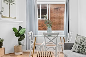 Apartment | Dining
