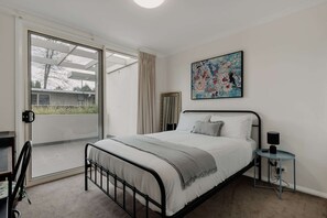 Apartment | 1 bedroom, laptop workspace, iron/ironing board, bed sheets