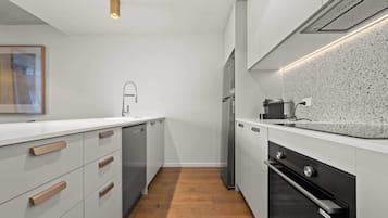 Apartment | Private kitchen | Cookware/dishes/utensils