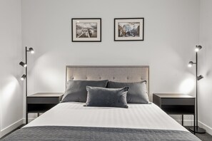 Apartment | 2 bedrooms, laptop workspace, iron/ironing board, bed sheets