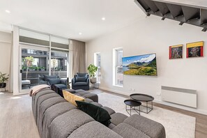Apartment | Living room - Incredible Balcony Duplex in the Heart of Fitzroy (Melbourne)