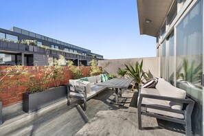 Apartment | Balcony - Incredible Balcony Duplex in the Heart of Fitzroy (Melbourne)