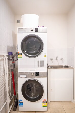 Interior - Convenient 2-bed Apartment in Melbourne's Heart (Melbourne)