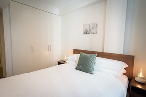 2 bedrooms, iron/ironing board, bed sheets - Convenient 2-bed Apartment in Melbourne's Heart (Melbourne)