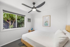 Apartment | 2 bedrooms, iron/ironing board, bed sheets