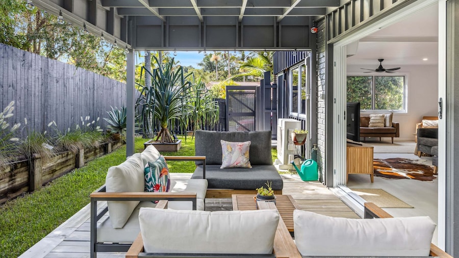 Trendy 2-bed Home With Outdoor Entertainment