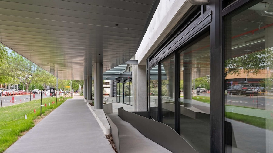 Elegant Studio With Parking