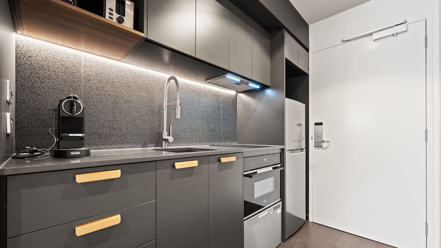 Convenient Braddon Studio With Parking