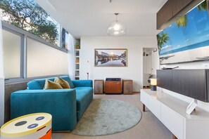 Apartment | Living room - Chic 1-bed Apartment in the Heart of Newtown (Sydney)