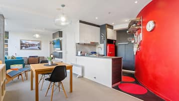 Apartment | Dining