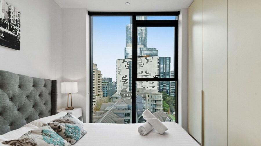 Bright Apartment With City Views in Trendy Locale