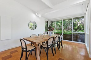 Apartment | Dining