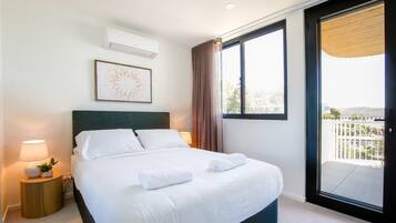 Apartment | 2 bedrooms, laptop workspace, iron/ironing board, bed sheets