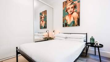 Apartment | 2 bedrooms, laptop workspace, iron/ironing board, bed sheets