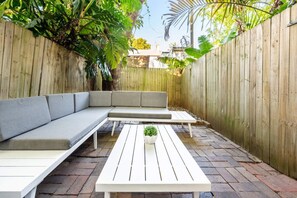 Terrace/patio - Contemporary 2-bed House in Trendy Enmore (Sydney)