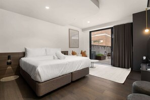Apartment | 1 bedroom, iron/ironing board, bed sheets - Spotless Braddon Studio With Accessible Bathroom (Canberra)