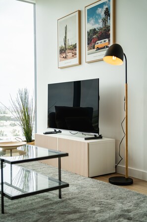 Living room - 2-bed With Harbour Views & Outstanding Amenities (Melbourne)