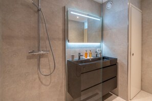 Apartment | Badezimmer