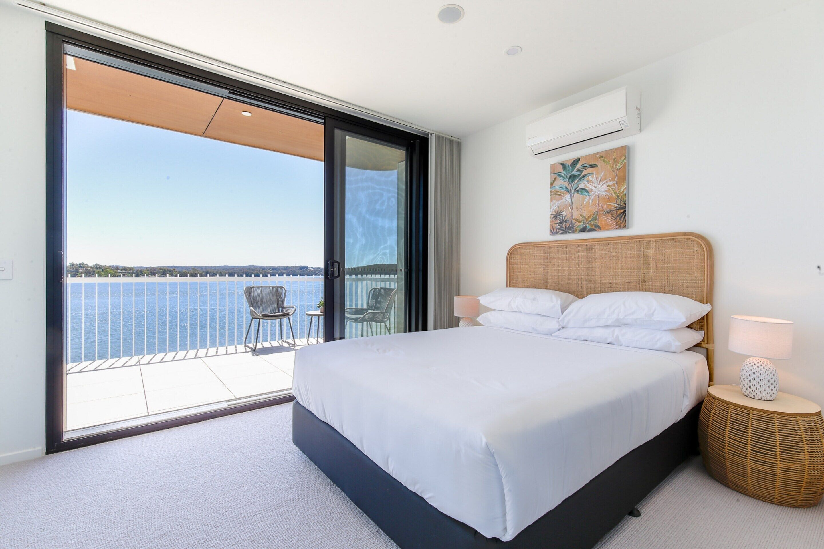 Apartment | 2 bedrooms, iron/ironing board, bed sheets
