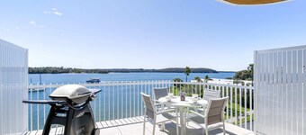 Lavish Coastal 2-bed With Stunning Ocean Views