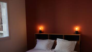 Bügeleisen/Bügelbrett, Internetzugang, Bettwäsche