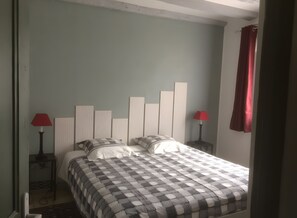 アイロン / アイロン台、WiFi、ベッドシーツ