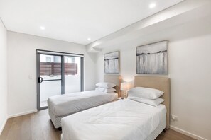 3 bedrooms, iron/ironing board, bed sheets