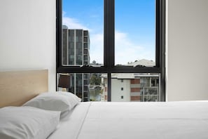 Apartment | 1 bedroom, iron/ironing board, bed sheets - Spaciously Bright 1-bed Apartment (Brisbane)