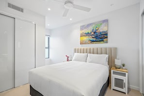 Apartment | 2 bedrooms, iron/ironing board, bed sheets