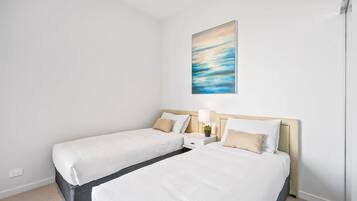 Apartment | 2 bedrooms, iron/ironing board, bed sheets