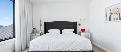 Căn hộ | 4 phòng ngủ, khu vực làm việc phù hợp cho laptop