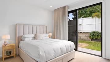 Apartment | 4 bedrooms, laptop workspace, iron/ironing board, bed sheets