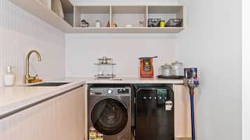 Apartment | Bathroom