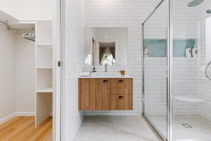 Apartment | Bathroom