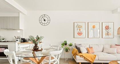 Coastal 2-bed Apartment Near Beach