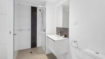 Apartment | Bathroom | Towels, soap