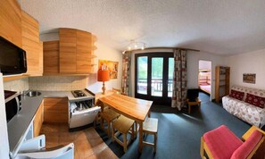 Interior - Comfortable 4-bed Apartment Located on the Slopes in Risoul (Risoul)