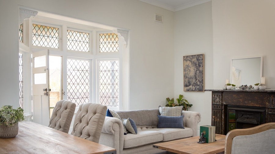 Central 2-bed Apartment With Private Parking